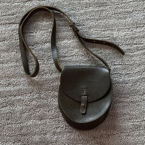 Elegant Olive Leather Crossbody Bag